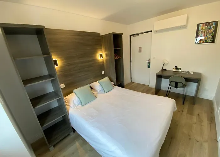 Logis Relais Du 2* Villegusien-le-Lac