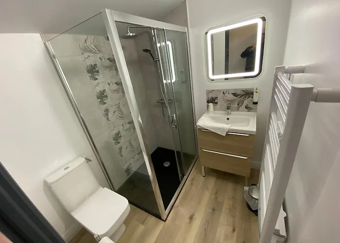 Logis Relais Du 호텔 Villegusien-le-Lac