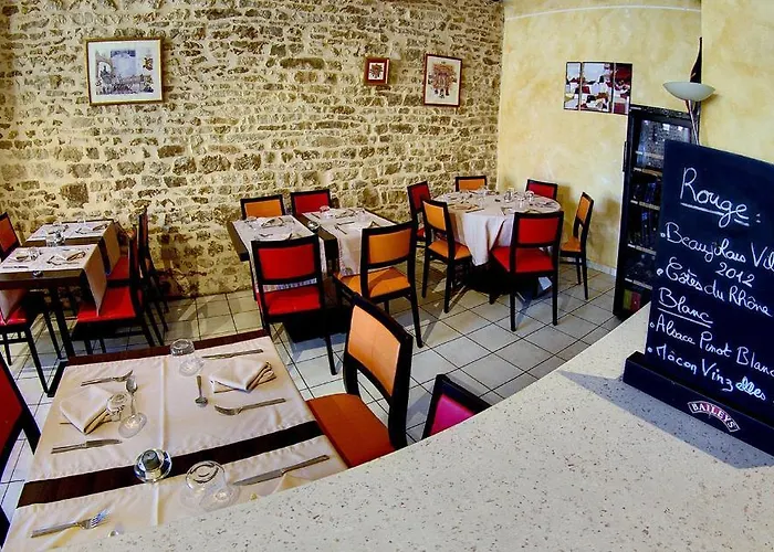 Logis Relais Du 호텔 Villegusien-le-Lac